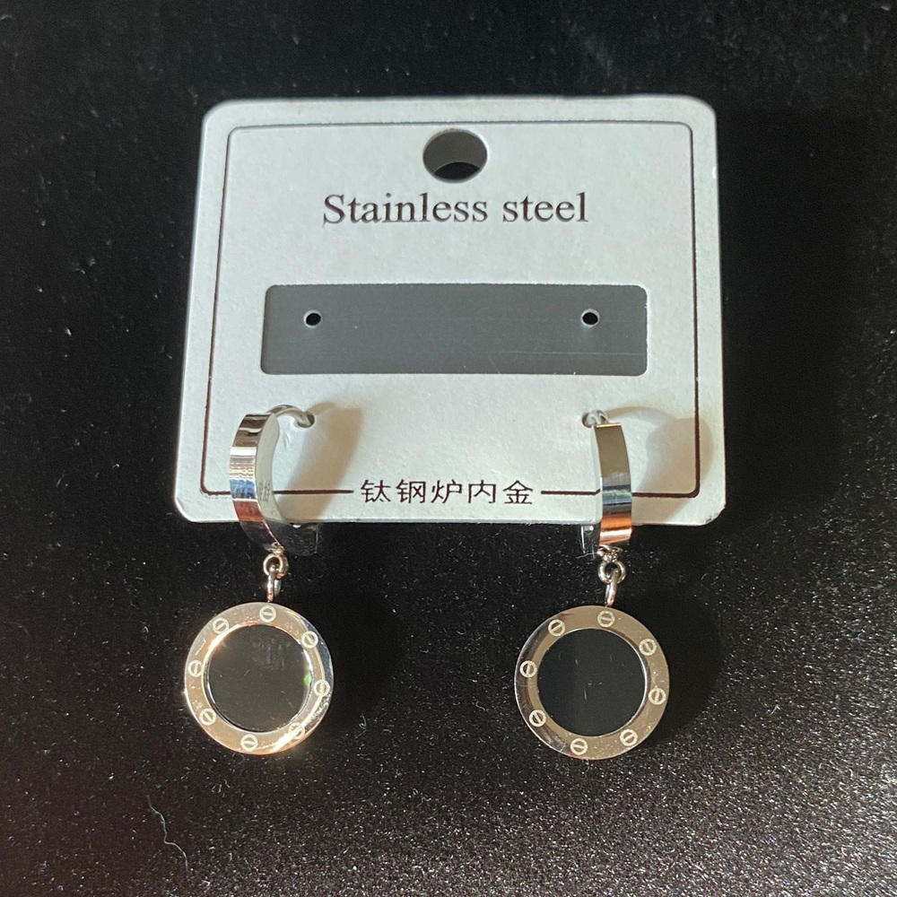 Fashion earrings